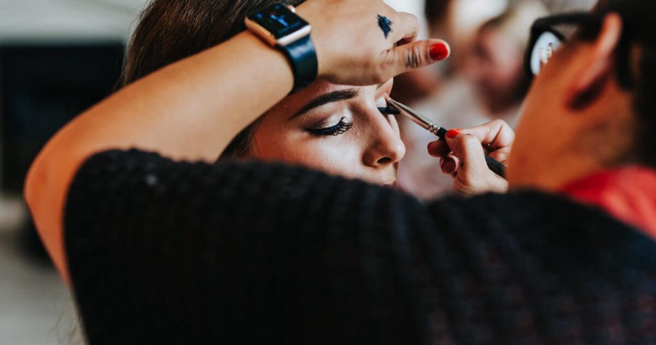 Que tipo de maquiagem devo usar na igreja?